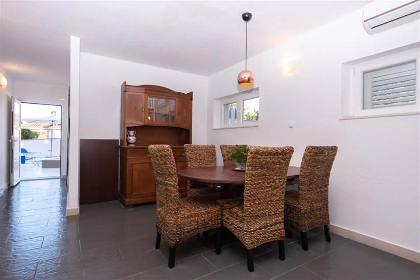 House K1, for 10 persons