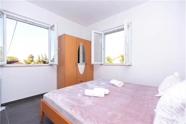 House K1, for 10 persons