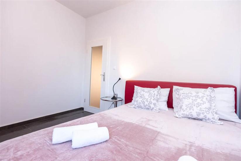 House K1, for 10 persons