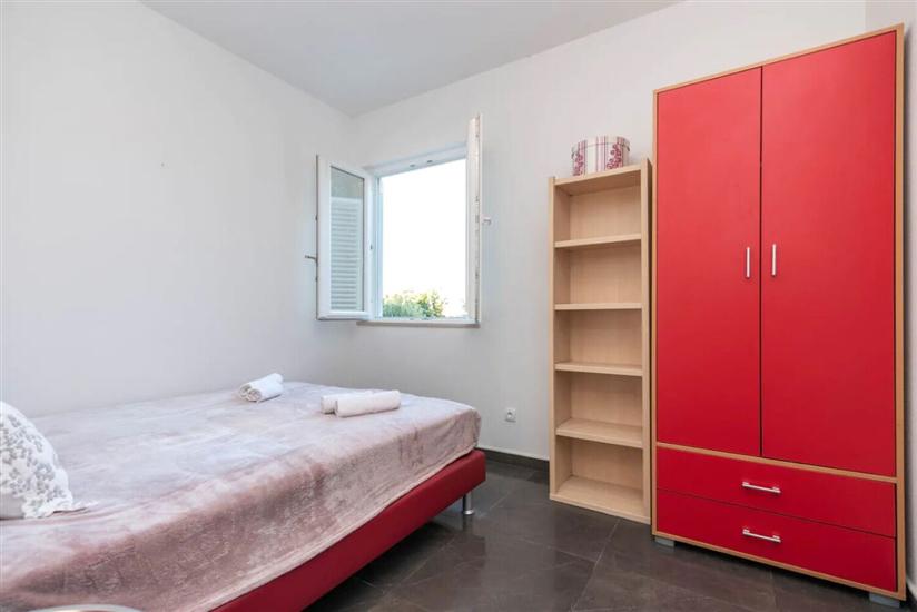 House K1, for 10 persons