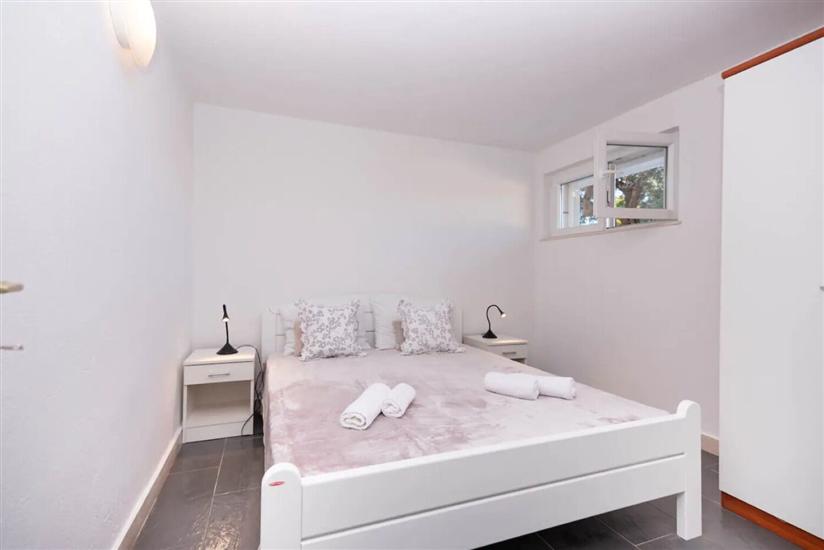 House K1, for 10 persons