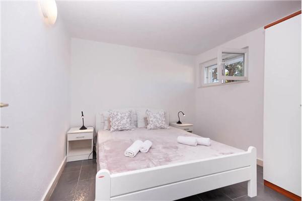 House K1, for 10 persons