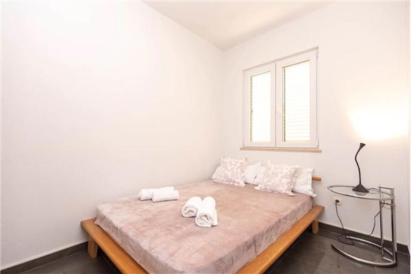 House K1, for 10 persons