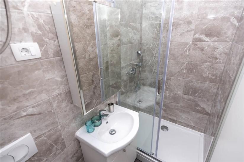 House K1, for 10 persons