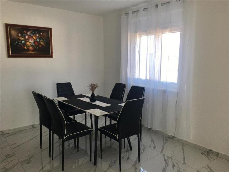 Apartment A2, for 5 persons