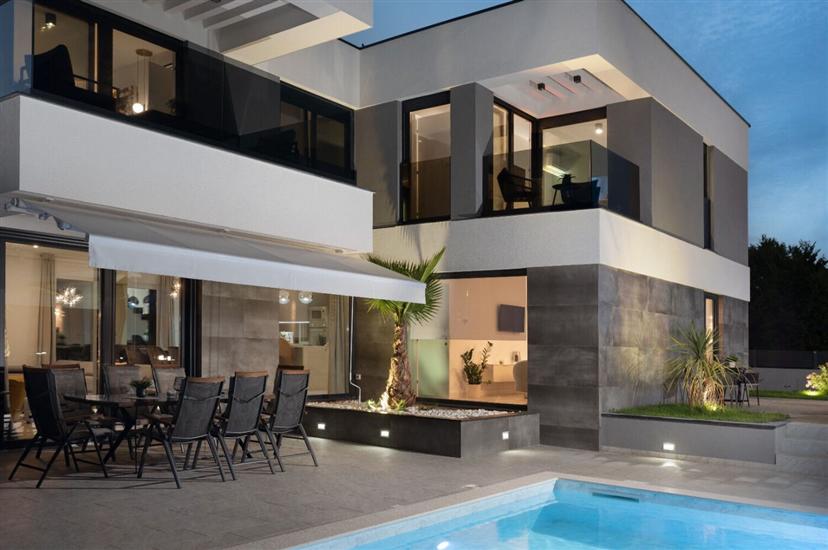 House K1, for 10 persons