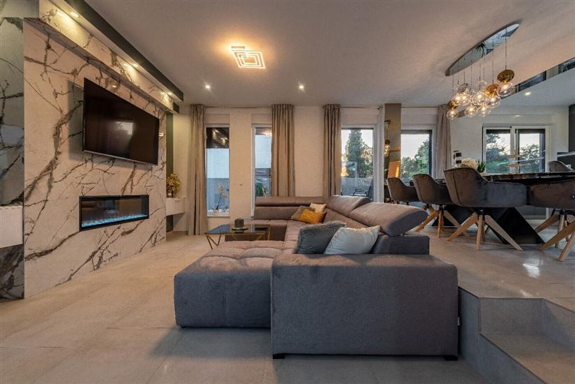 House K1, for 10 persons