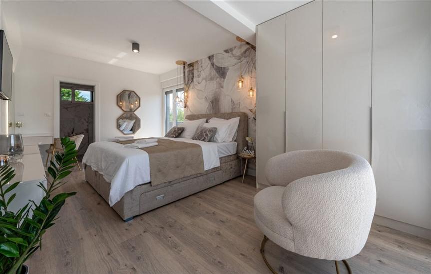 House K1, for 10 persons