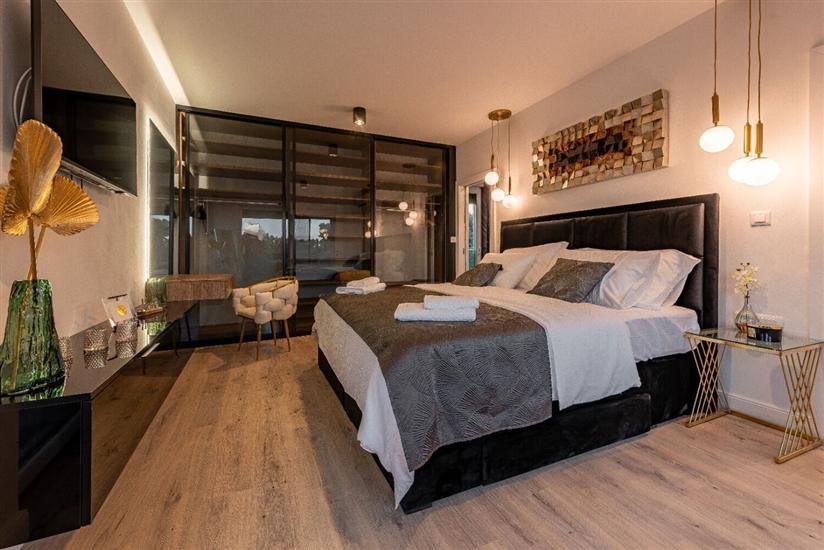 House K1, for 10 persons