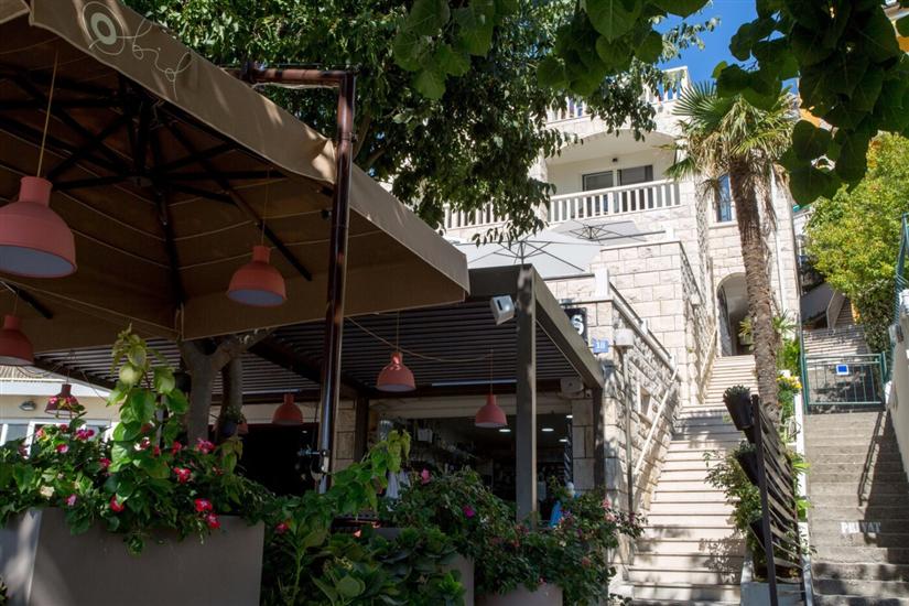 Apartments and Rooms Hope