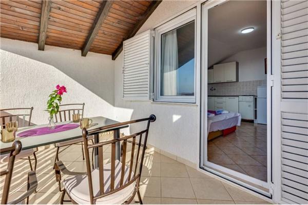 Apartment A4, for 4 persons