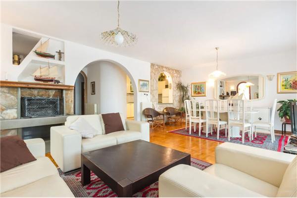 House K1, for 17 persons