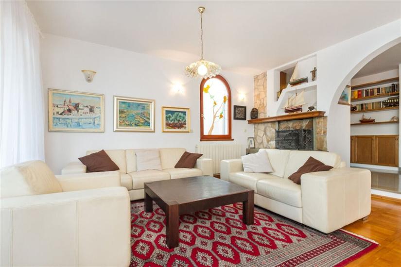 House K1, for 17 persons