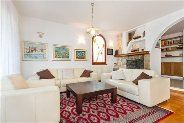 House K1, for 17 persons