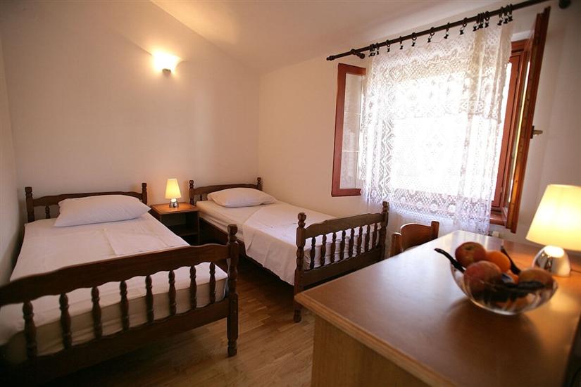 House K1, for 17 persons