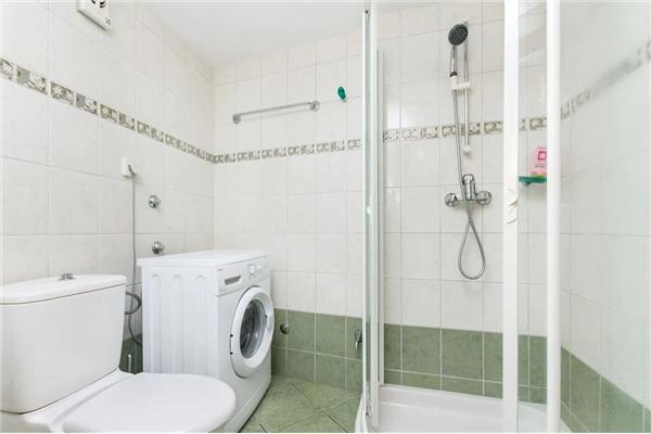 House K1, for 17 persons