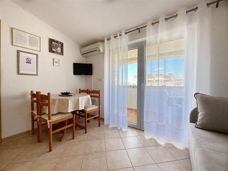 Apartment A4, for 3 persons