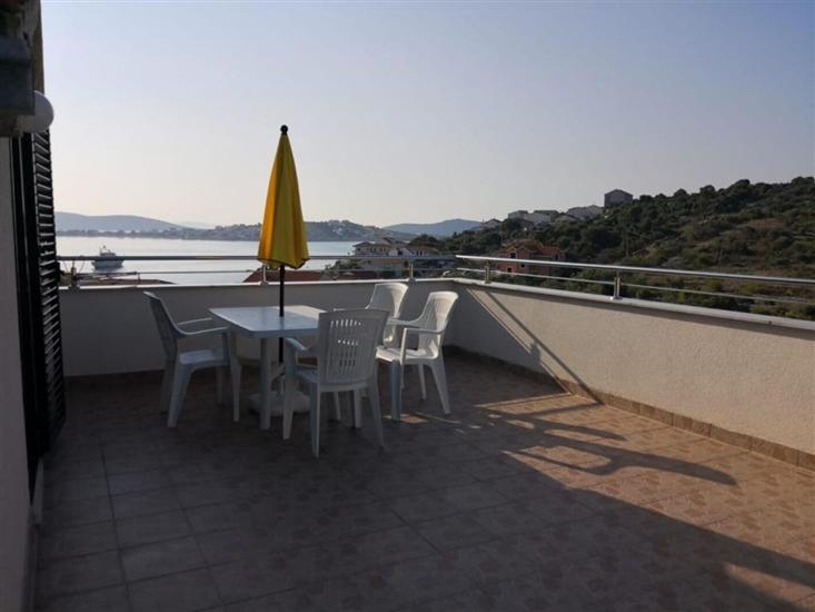 Apartment A4, for 4 persons