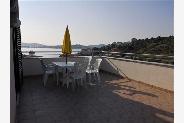 Apartment A4, for 4 persons