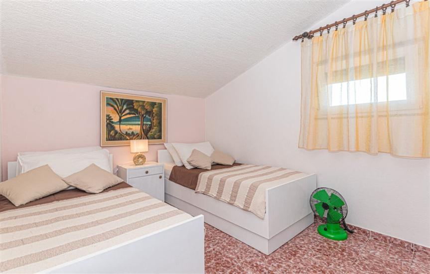 Apartment A4, for 4 persons