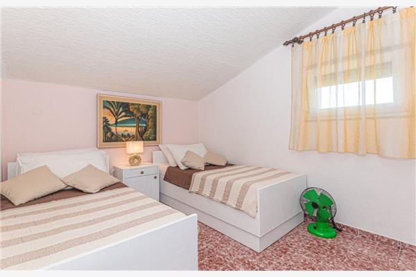 Apartment A4, for 4 persons