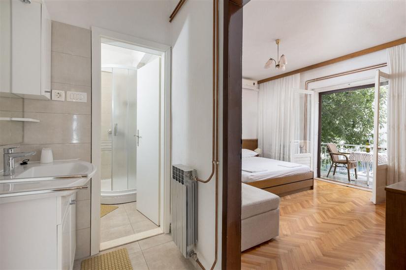 Room S1, for 2 persons