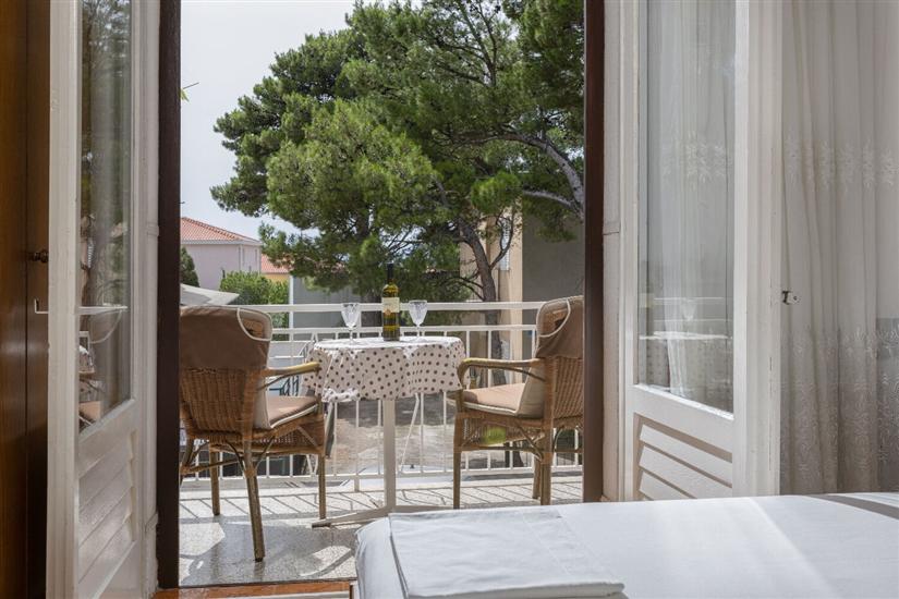 Room S2, for 2 persons