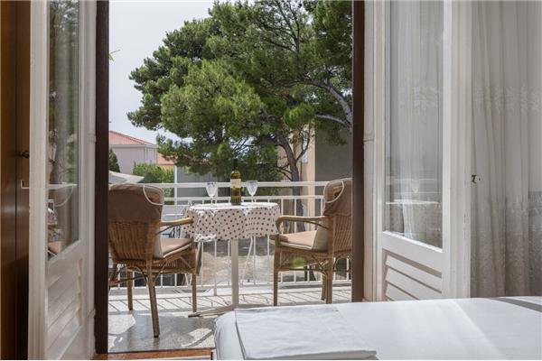 Room S2, for 2 persons