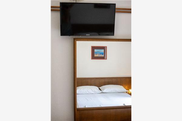 Room S2, for 2 persons