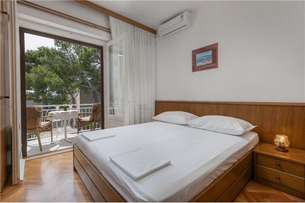 Room S2, for 2 persons