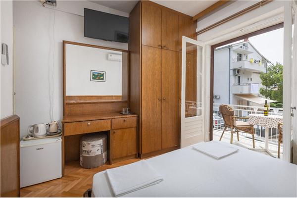 Room S3, for 2 persons