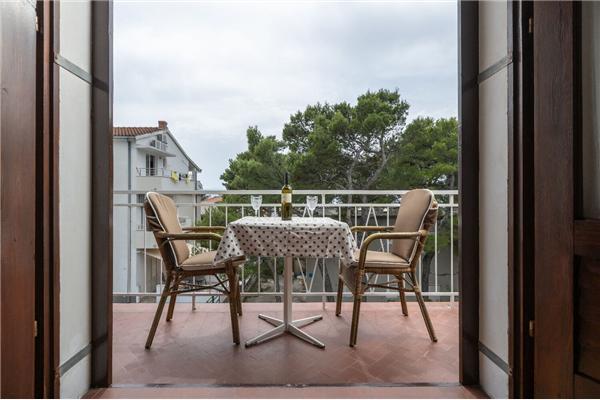 Room S4, for 2 persons