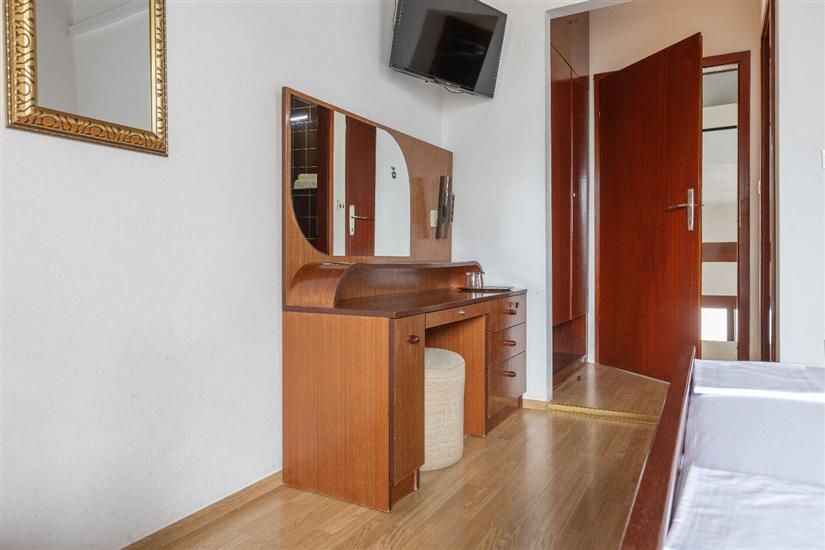 Room S4, for 2 persons