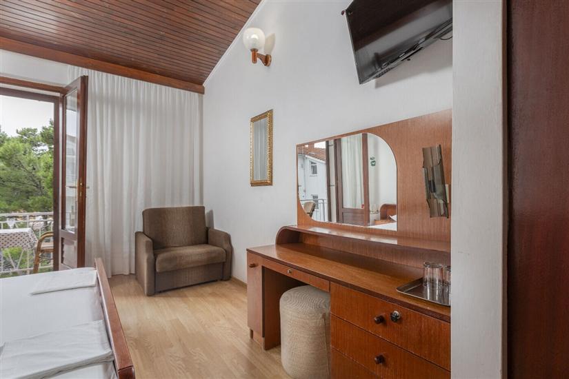 Room S4, for 2 persons