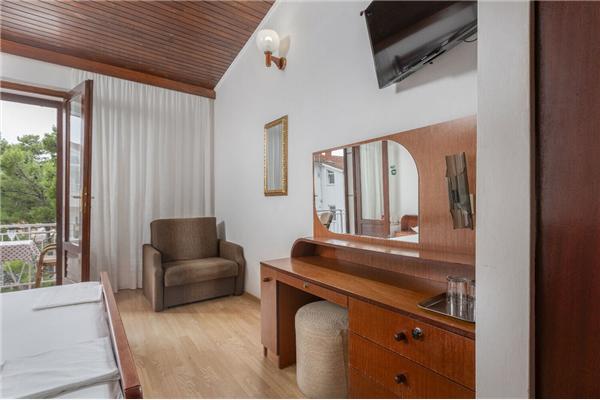 Room S4, for 2 persons