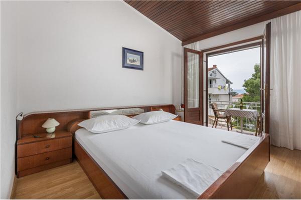 Room S4, for 2 persons