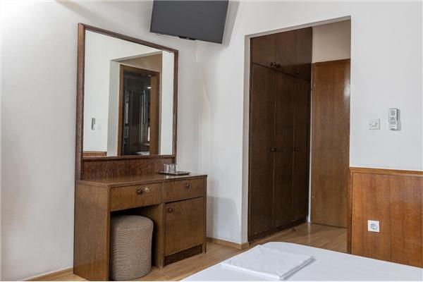 Room S5, for 2 persons