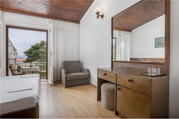 Room S5, for 2 persons