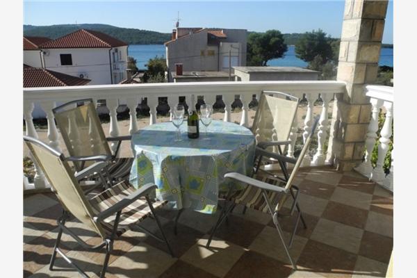 Apartment A3, for 5 persons