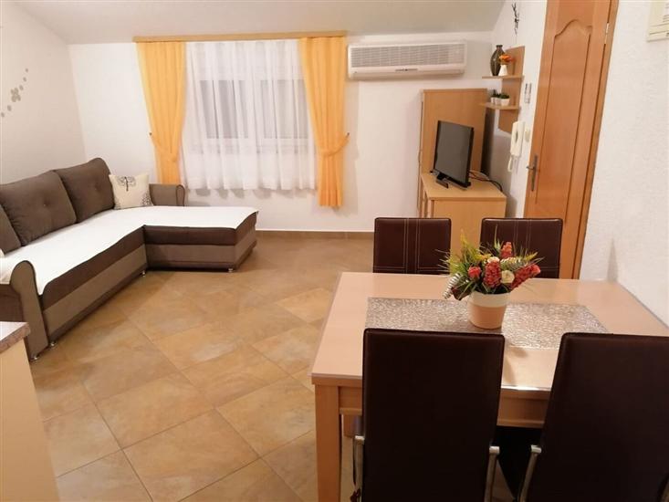 Apartment A5, for 4 persons