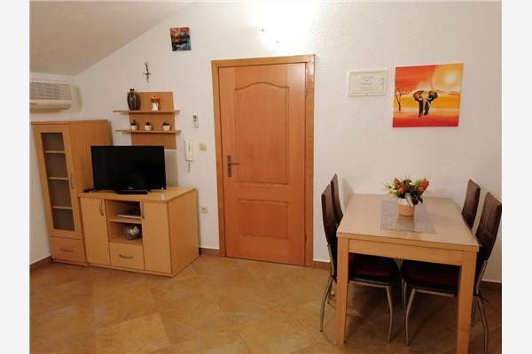 Apartment A5, for 4 persons