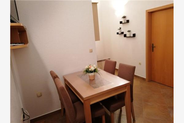 Apartment A6, for 5 persons