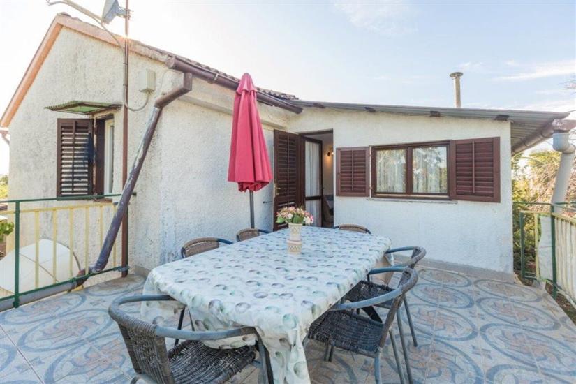 Apartment A1, for 6 persons