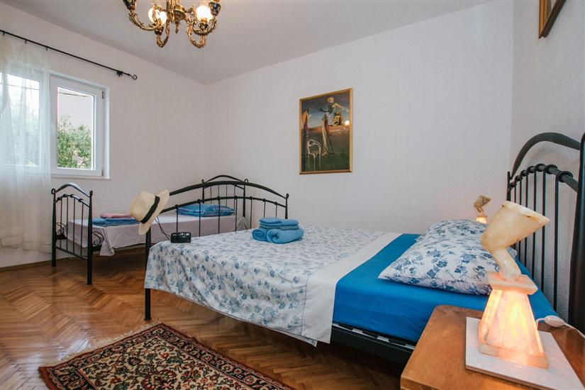 Apartment A1, for 5 persons