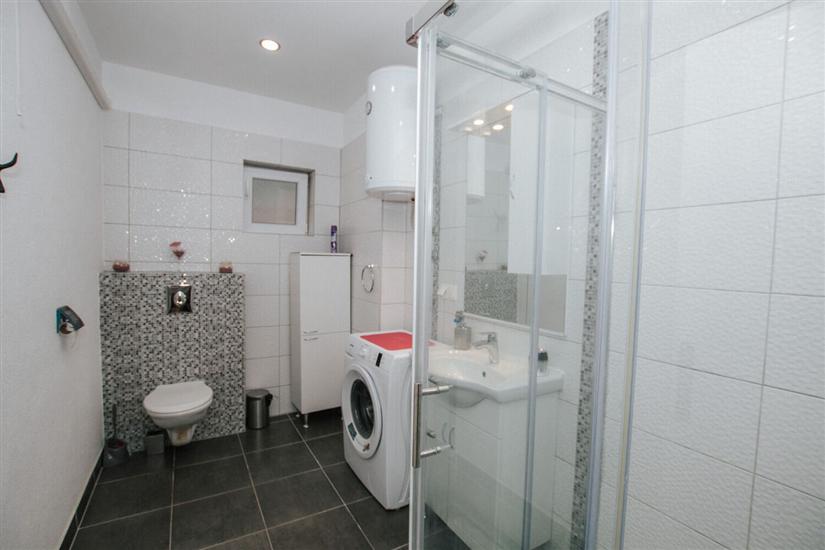 Apartment A1, for 5 persons