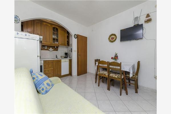 Apartment A1, for 5 persons