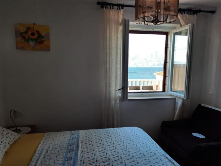 Apartment A1, for 5 persons