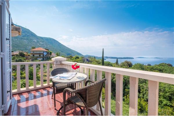 Apartment A4, for 3 persons