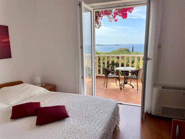 Room S5, for 2 persons