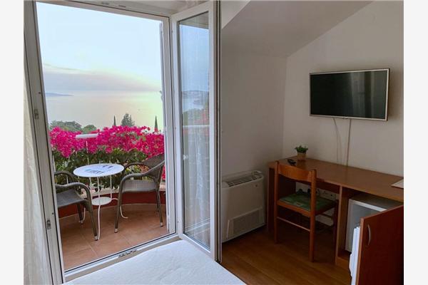 Room S6, for 2 persons